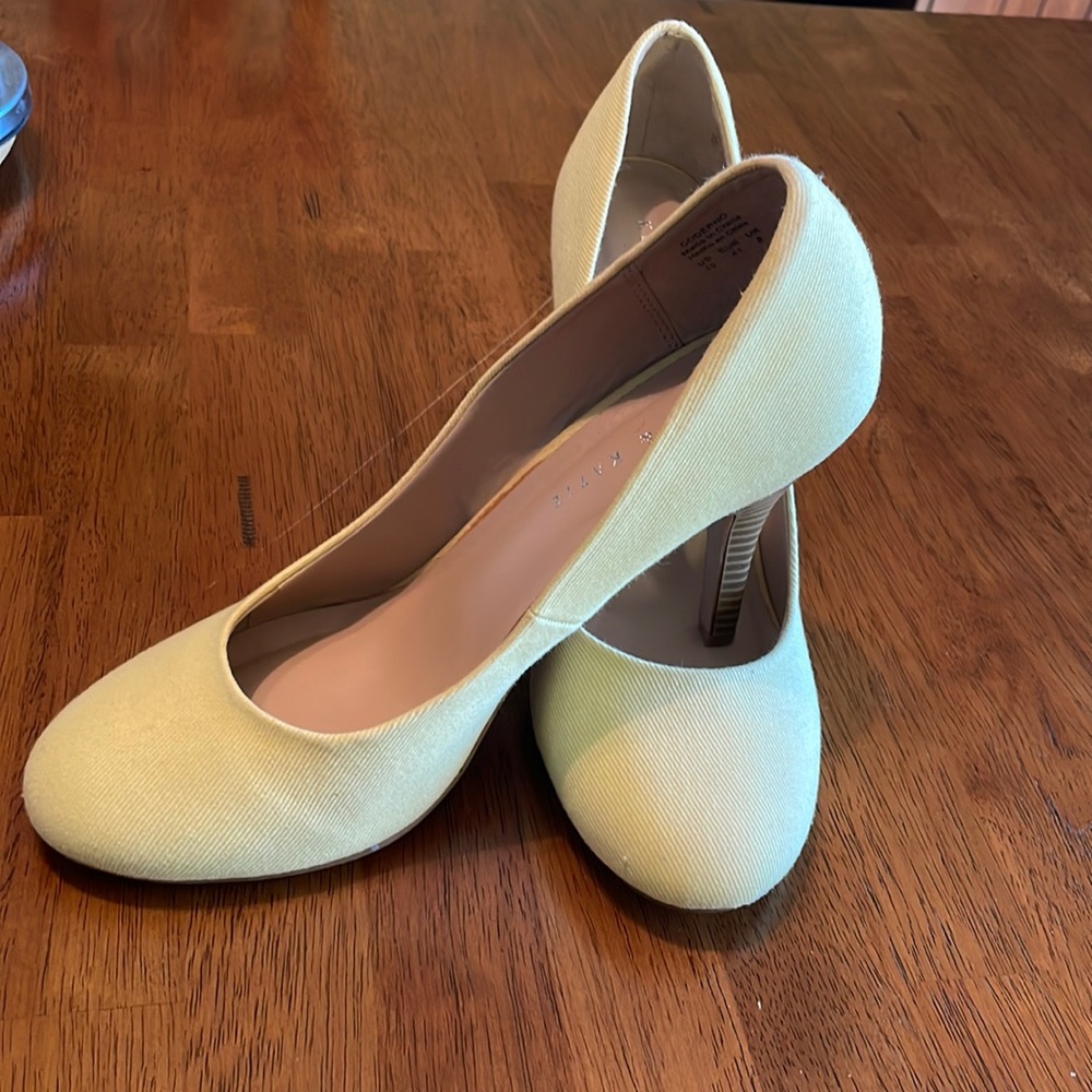 Kelly&Katie Yellow Canvas Heels
